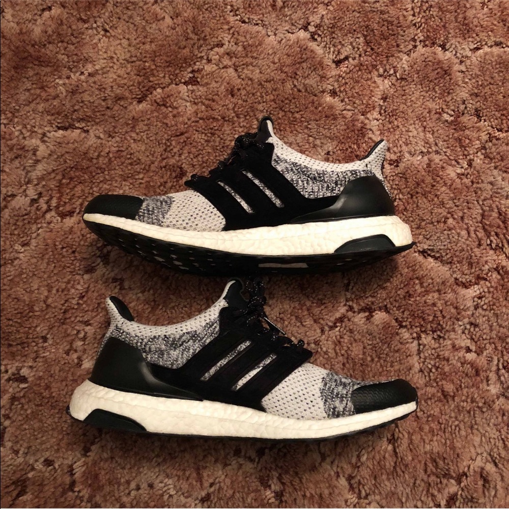 Ultraboost SnS x Social Status collab - Picture 2 of 8